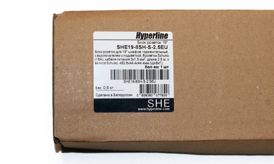 Hyperline SHE19-8SH-S-2.5EU Блок розеток для 19" шкафов, горизонтальный, 8 розеток Schuko, выключатель с подсветкой, кабель питания 2.5м (3х1.5мм2) с вилкой Schuko 16A, 250В, 482.6x44.4x44.4мм (ШхГхВ), корпус алюминий, черный