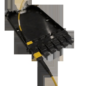 Компактная кассета с 6 адаптерами MPO, тип A (Key-up/Key-down)