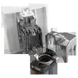 Вставка Mosaic 45x45, RJ-45 STP, кат.5e, со шторкой и увеличенным окном маркировки, цвет: белый