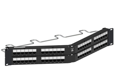 Угловая коммутационная панель 48хRJ45 Cat.5e, тип кабеля:22/24AWG solid/stranded U/UTP, с кабельной поддержкой, высота: 2RU цвет: чёрный