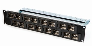 Коммутационная панель AMP CO Ultra формата Quick-Fit 16 портов, Высота: 2RU, цвет: чёрный (RAL 9005)